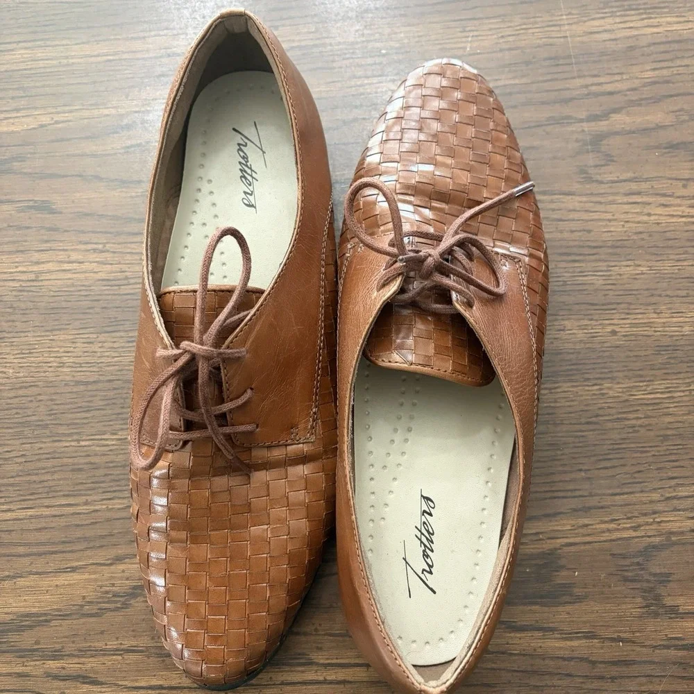 Trotters Women's Brown Woven Leather Oxford Shoes Size 10M Lace Up Preppy